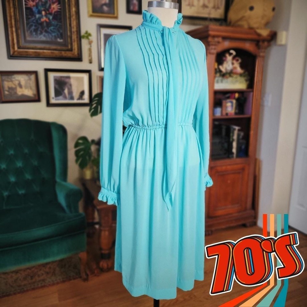 Vintage Midi Dress 1970s Turquoise Blue Pleated‎ Tie Neck Ruffle Secretary Small